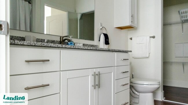 Building Photo - 901 Kelly Green Ln