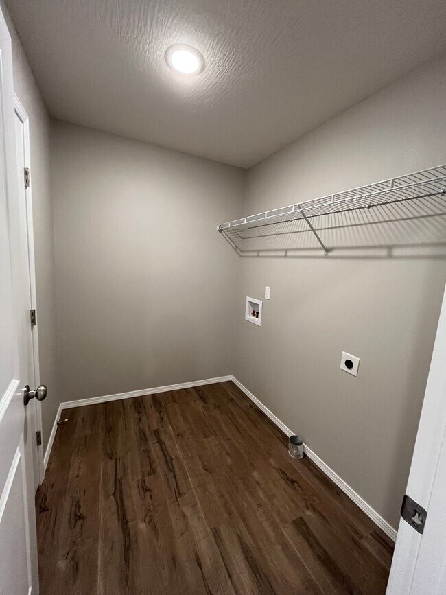 Building Photo - NEW BUILD! 4 BEDROOM 2 BATHROOM