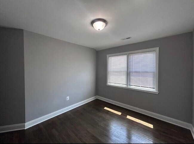 Building Photo - 4 Bedrooms 2 Bathrooms, 21239