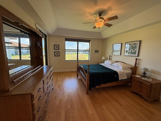 Building Photo - 6102 SE Landing Way