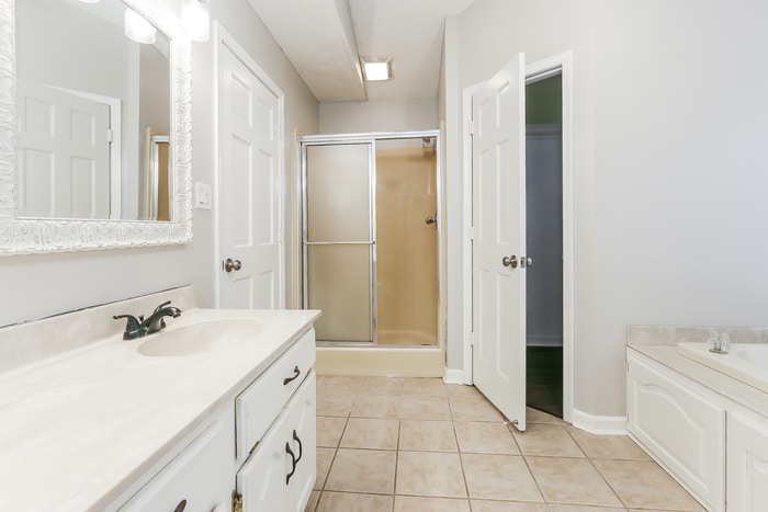 Building Photo - 210 Dogwood Pl Dr