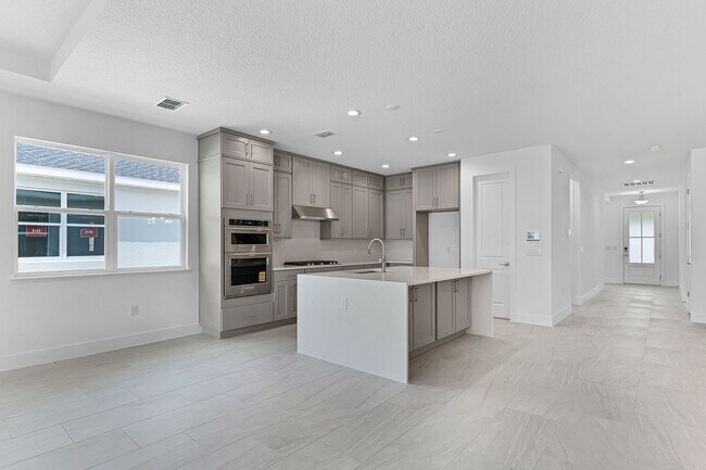 Building Photo - 1465 Stonecliff Dr