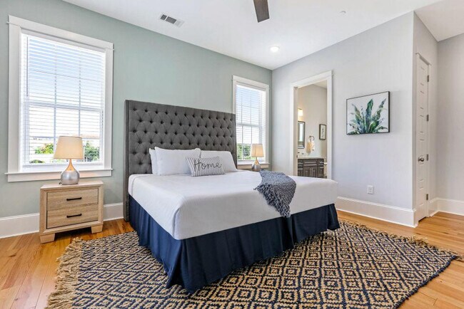 Building Photo - 1220 Carondelet St