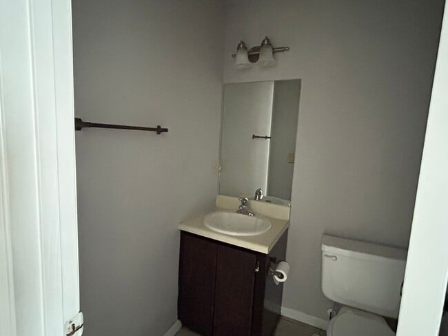 Building Photo - FALL MOVE-IN SPECIAL: 50% OFF 1st MONTH'S ...