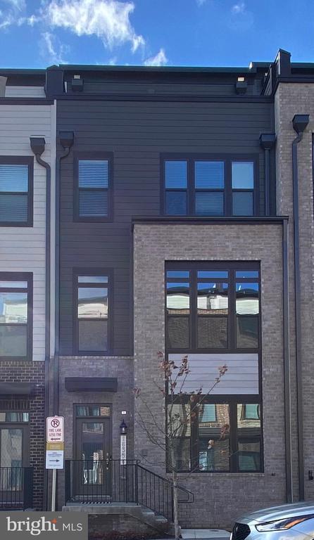 Building Photo - 16356 Columbus Ave