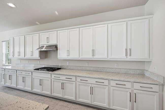 Building Photo - 9334 Crestview Cir