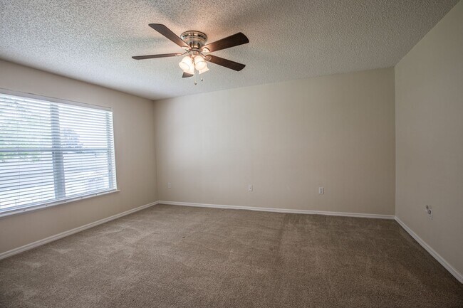 Building Photo - 1866 Hornsey Ct