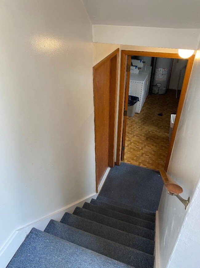 Stairs to laundry room - 627 N Northwest Hwy