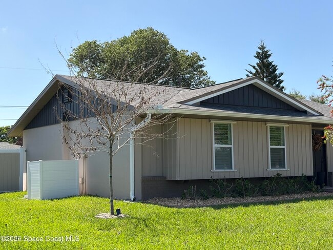 Building Photo - 730 Cobblestone Ln NE