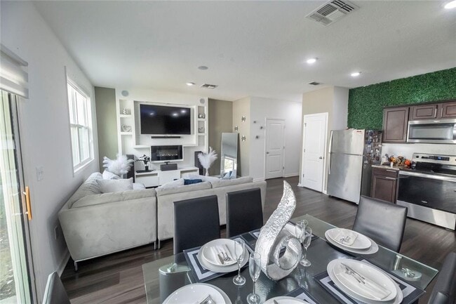 Building Photo - 844 Grandin St