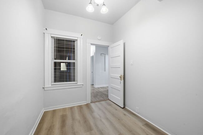 Building Photo - 1473 Clay St