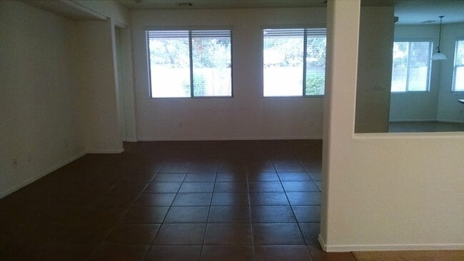 Building Photo - Great Rental 3 Bed 2 Bath at Ellsworth and Rittenhouse