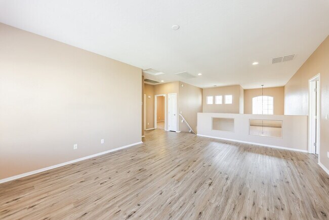 Building Photo - 10574 W Salter Dr