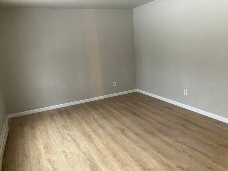 Building Photo - 1841 State St