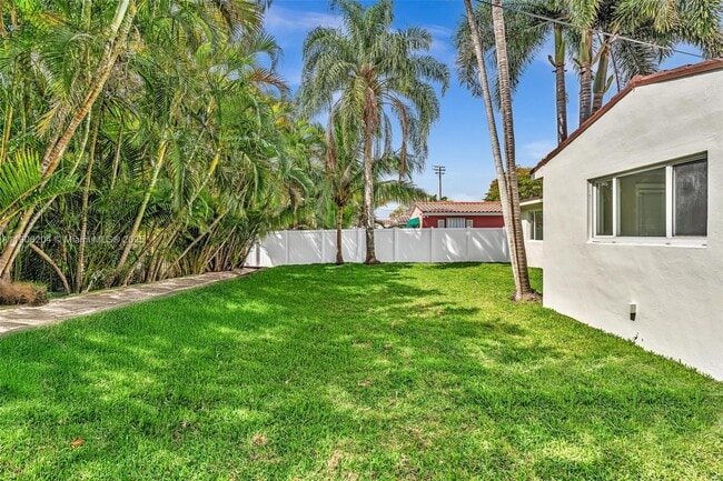 Building Photo - 1510 Coolidge St