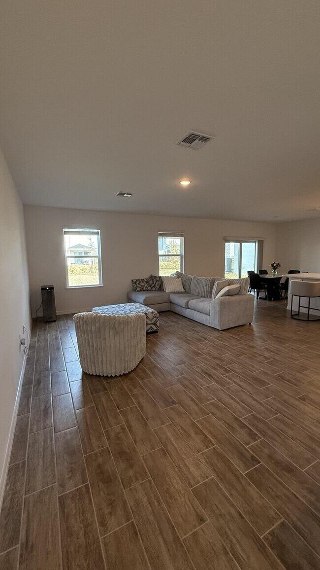 Building Photo - 12761 SW Orvieto Wy