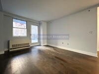 Building Photo - 703 W 171st St