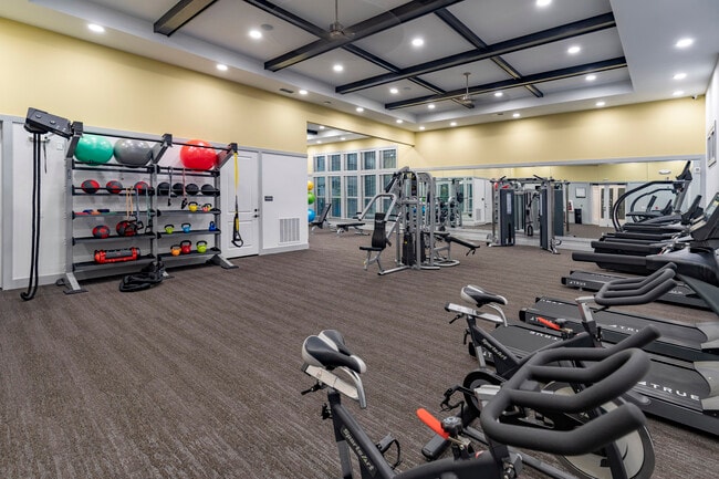 Building Photo - The Avery