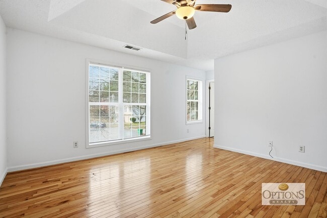 Building Photo - Cul-de-sac home ready to move in!