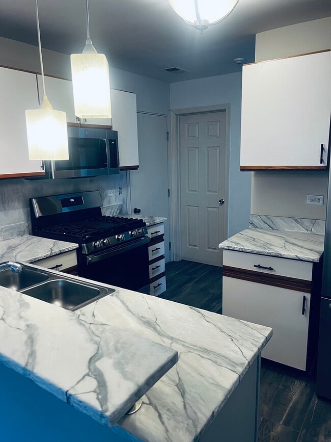 Building Photo - 640 Beaver Ct