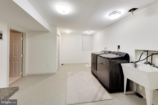 Building Photo - 14672 Brougham Way