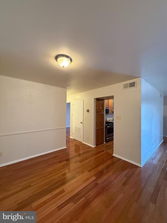 Building Photo - 11214 Cherry Hill Rd