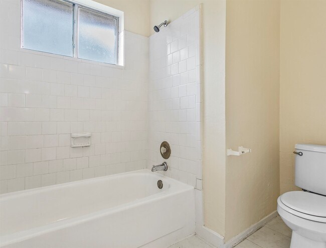 Building Photo - 8418 Lone Quail Dr