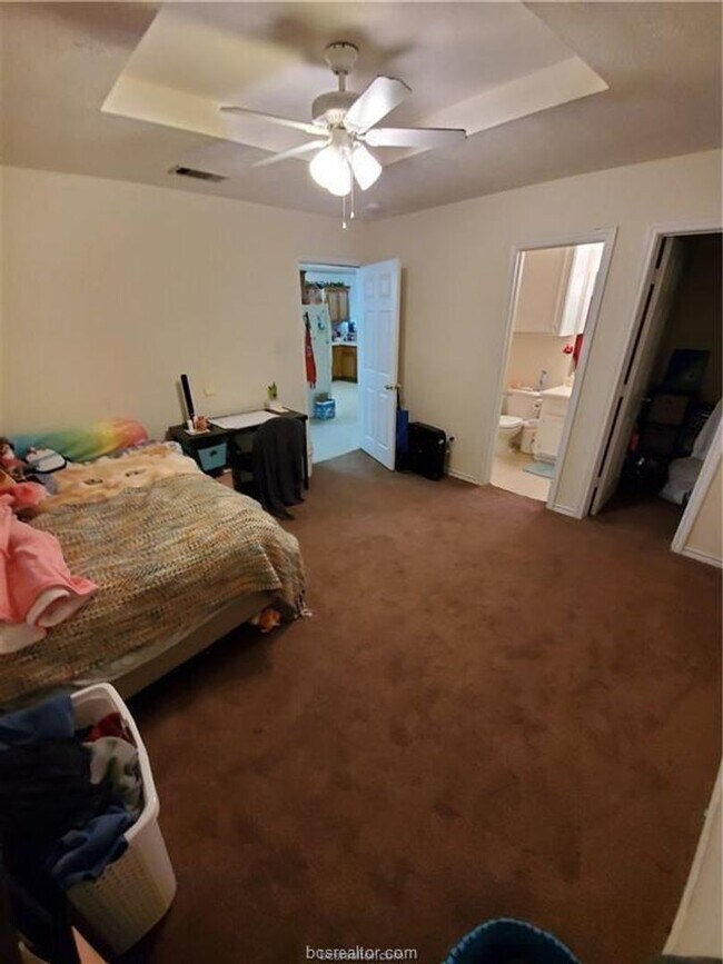 Building Photo - College Station - 3 bedroom /3 bath HOUSE Near TAMU!