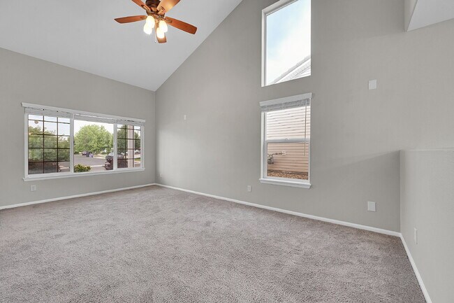 Building Photo - $2,695.00, 3 bed, 2.5 bath located in Denver.