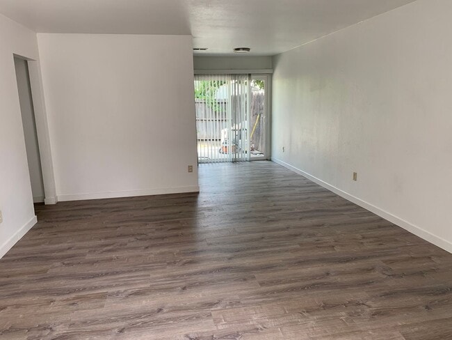 Building Photo - 2915 PARK