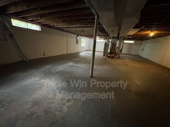 Building Photo - 11930 N Ranch Dr