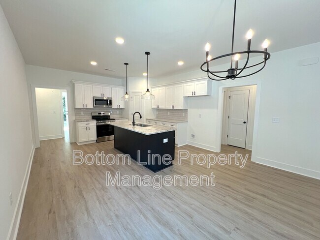 Building Photo - 427 Mint St
