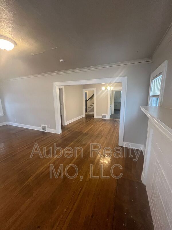 Building Photo - 5330 Rockhill Rd