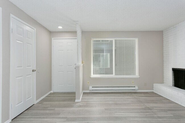 Building Photo - 1101 S Woodlawn St