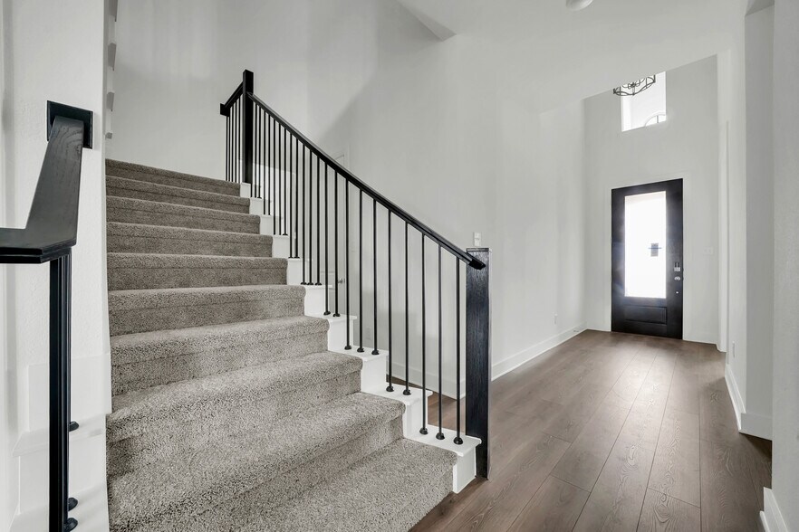 Building Photo - 3729 Paradise Way