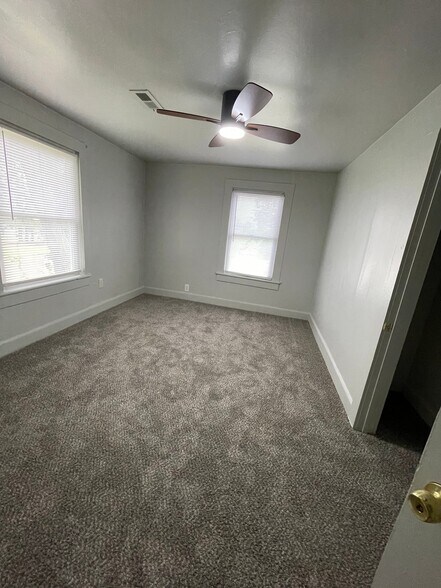 Building Photo - 702 Todds Ln