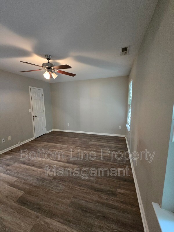 Building Photo - 3850 Fircrest Dr