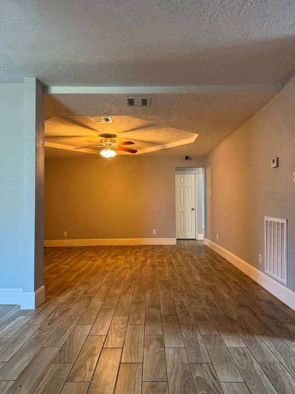 Building Photo - 7240 Kings Dr