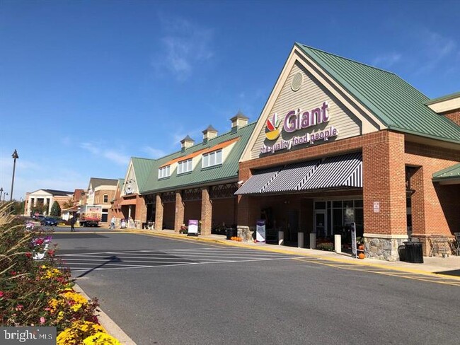 Building Photo - 9526 Hyde Pl