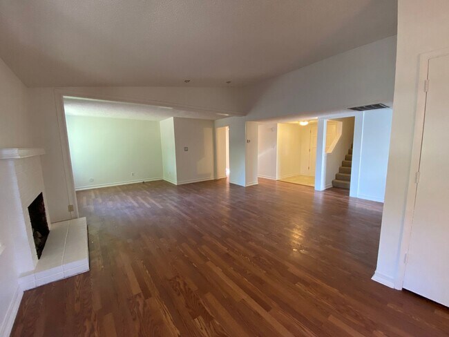 Building Photo - 843 Glen Martin Dr