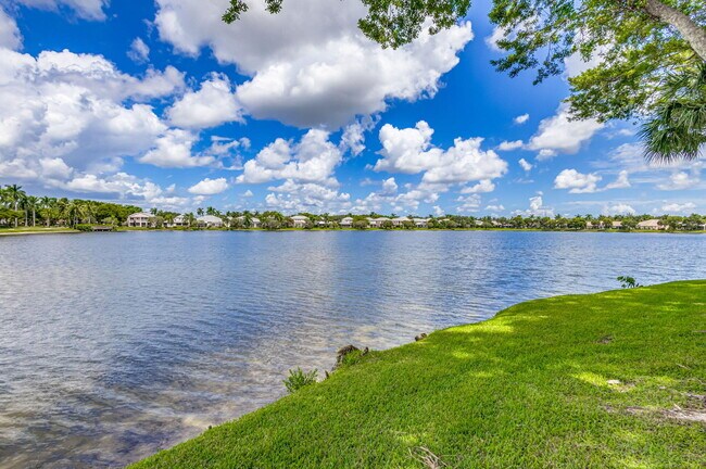 Building Photo - 1891 Oak Berry Cir