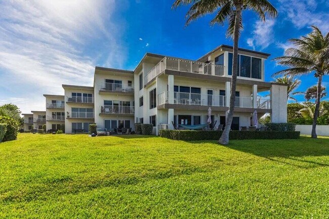 Building Photo - 1203 Hillsboro Mile