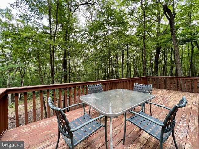 Building Photo - 148 Fieldstone Ln