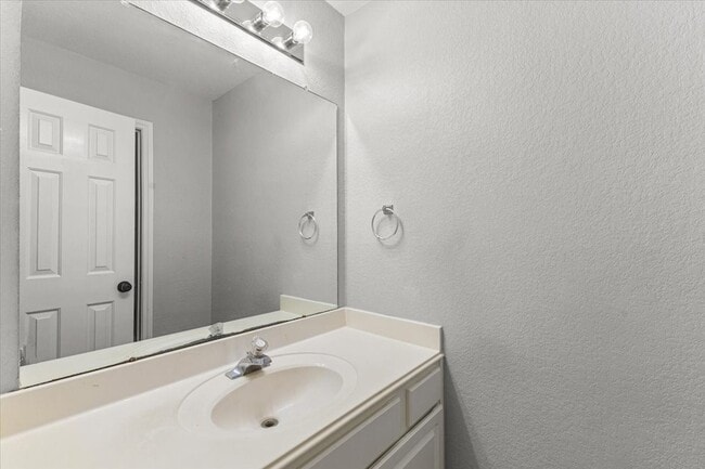 Building Photo - 2222 Keeran Point Ct