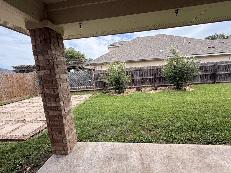 Back patio - 3116 Sarita Cv