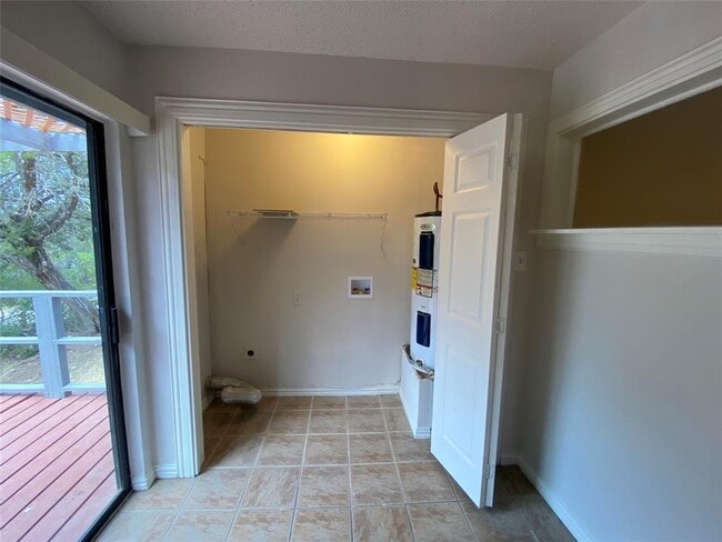 Building Photo - 1516 Lisa Dr