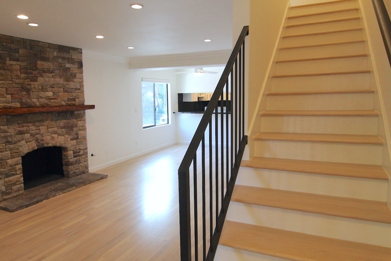 Building Photo - 6345 Primrose Ave