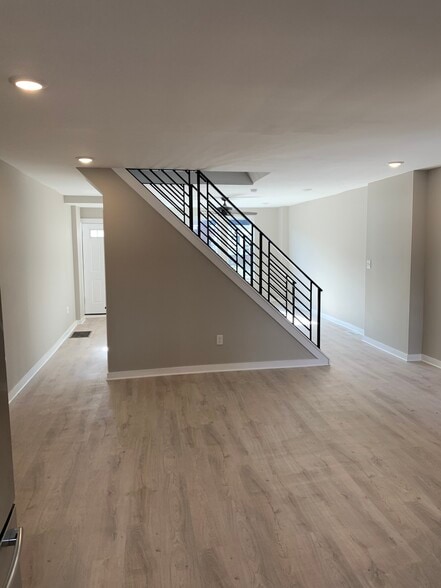 Living - 1817 Ashley St