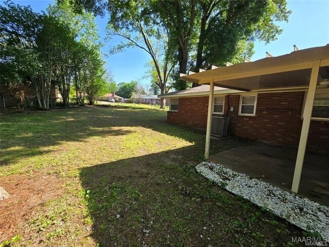 Building Photo - 2786 Crestview Ave