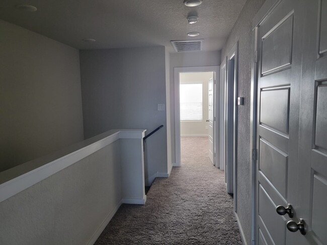 Building Photo - 412 Abigail Aly